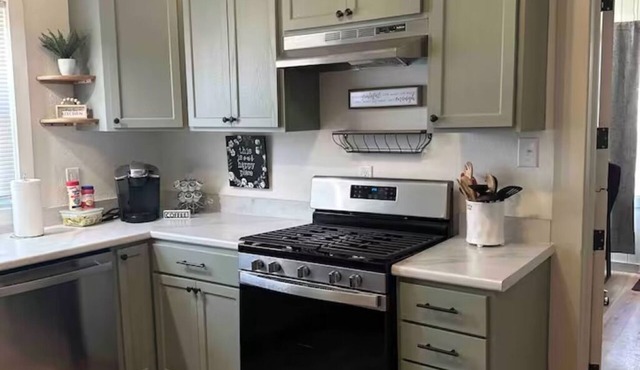 Charming 3-bedroom house with WiFi, AC in welcoming Lufkin
