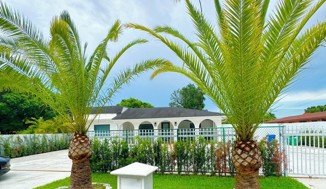 Charming 3-bedroom house in marvelous Miami with AC, WiFi