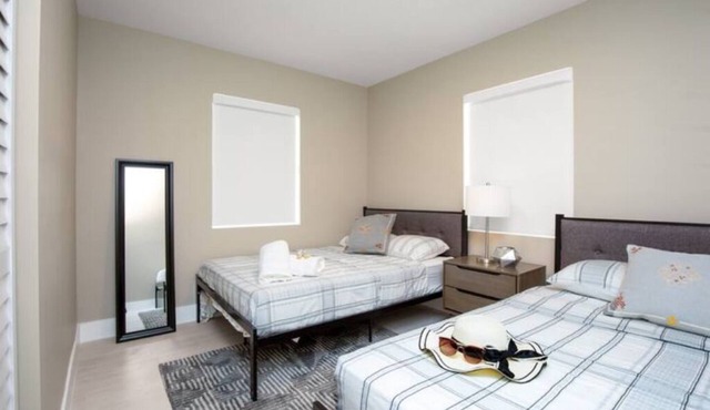 Charming 3-bedroom house with AC, WiFi in lovely Miami
