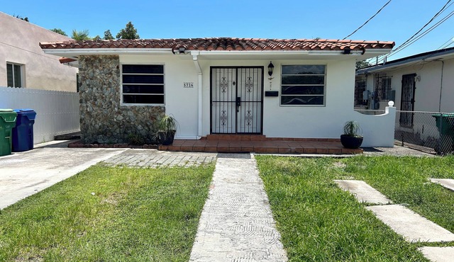 Charming 3-bedroom house in Miami with AC, WiFi