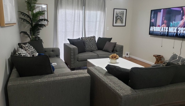 Charming 3-bedroom house with AC and WiFi in pleasant Newark