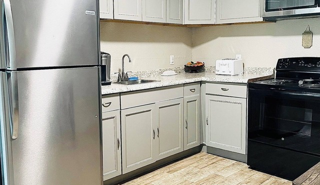 Charming 3-bedroom house with WiFi and AC in Norfolk