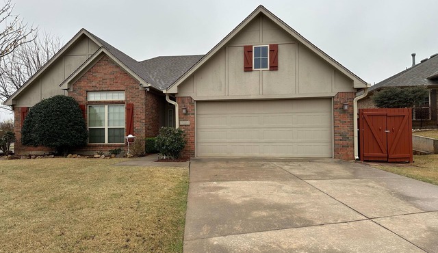 Charming 3-bedroom house with AC, fitness room, WiFi in Norman