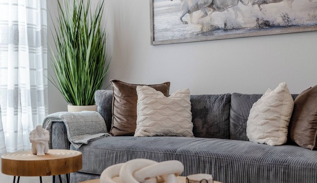 Charming 3-bedroom house in Ocala with WiFi and AC. 5 mins to WEC and Downtown.