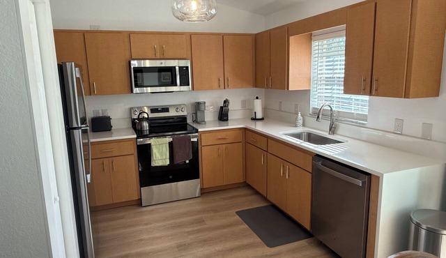 Charming 3-bedroom house a short drive from WEC, downtown Ocala, and shopping!