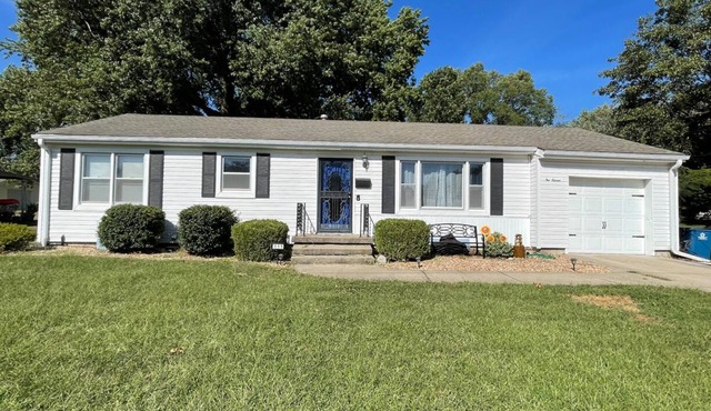 Charming 3 Bedroom House away from it all but Close to everything