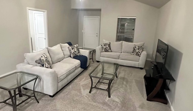 Charming 3-bedroom house in delightful Odessa with AC