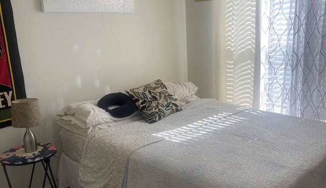 Charming 3-bedroom house with WiFi, AC in pleasant Ponder