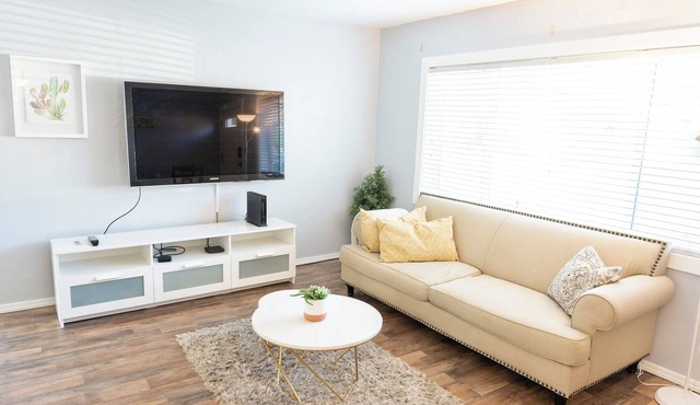 Charming 3-bedroom house with AC in relaxing Renton