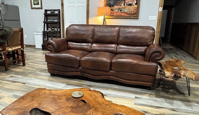 Charming 3-bedroom house with WiFi, AC in nice Sardis