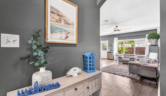 Charming 3-bedroom house with pool, massage chair, fitness room, WiFi in Taylor