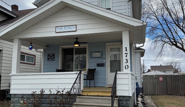 Charming 3-bedroom house next to Hollywood Casino! 1 minute from Interstate 75