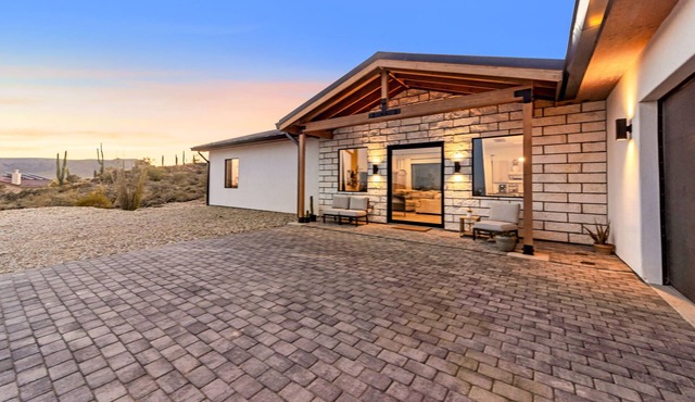 Charming 3-bedroom house in wonderful Tucson with stunning views all around