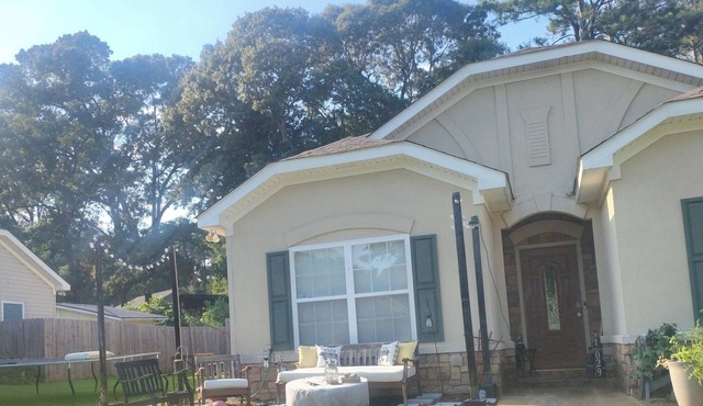 Charming 3-bedroom house with AC and WiFi in fabulous Valley, Al.