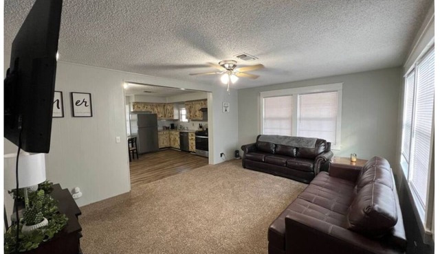 Charming 3-bedroom house with WiFi and AC in Vernon