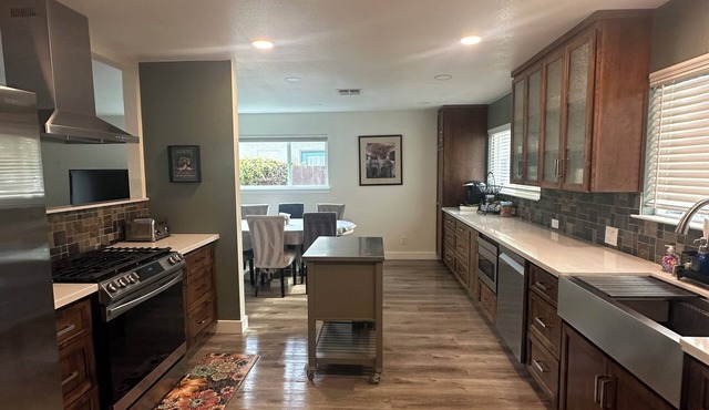 Charming 3-bedroom house with WiFi and AC in amazing Davis