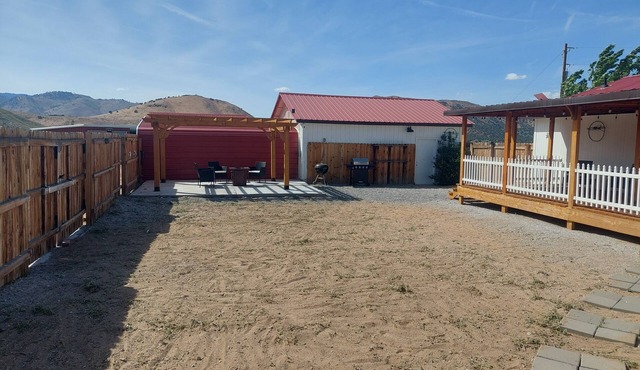 Charming 3-bedroom house with WiFi and AC in wonderful Reno.
