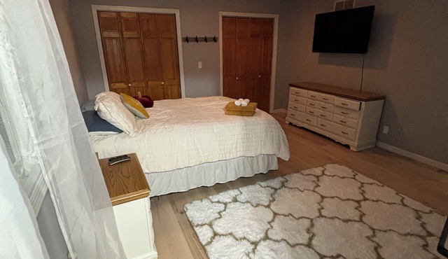 Charming 3-bedroom in Hilliard with huge fenced in backyard