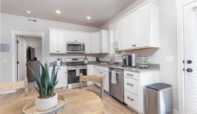 Charming 3-bedroom in vibrant new neighborhood