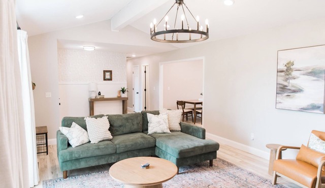 Charming 3-bedroom, Kid Friendly, 10min to Springfield, Countryside-1 Acre