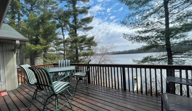 Charming 3+ bedroom lake home on clean Dunham Lake, includes WiFi & laundry.