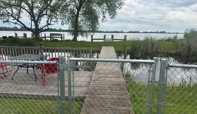 Charming 3 Bedroom Lakeside Hideaway in Omro, WI