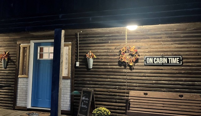 Charming 3-bedroom log cabin in beautiful country setting near Bella Vista Ar