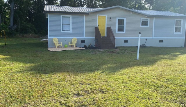 Charming 3-bedroom mobile home with WiFi and AC in Walterboro