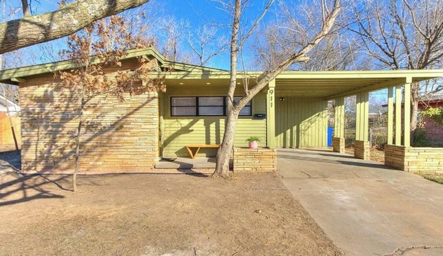 Charming 3-bedroom Mid-century Modern house in Norman, close to OU, OKC