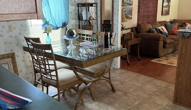 Charming 3-bedroom mobile home with WiFi, AC in quaint Ventress
