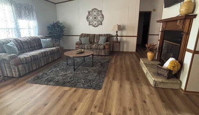 Charming 3-bedroom mobile home on a private lot in Bryant, AR