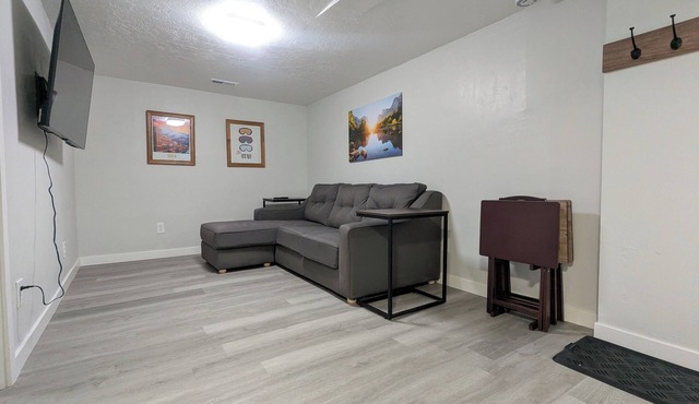 Charming 3-bedroom private basement apartment with WiFi, AC in enchanting Ogden.