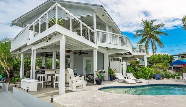 Charming 3 Bedroom Retreat in Tavernier with a Private Heated Pool.