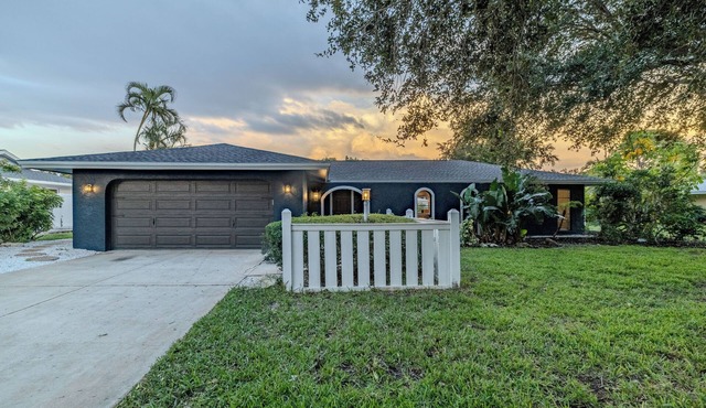 Charming 3-bedroom riverside bungalow in Bradenton