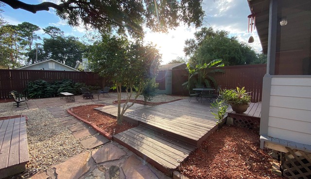 Charming 3-bedroom Saint Street cottage with AC and WiFi in Lafayette