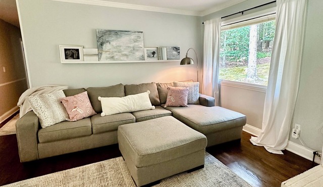 Charming 3-bedroom secluded house in Acworth