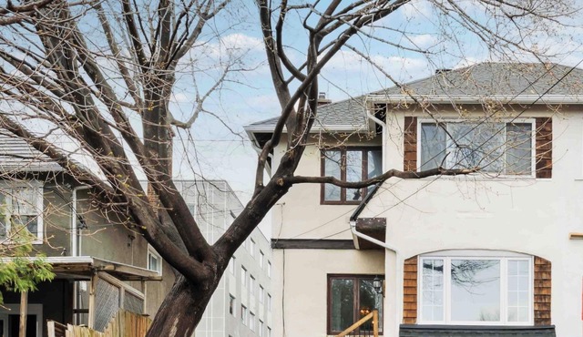 Charming 3-bedroom semi detached with WiFi and AC in lovely Ottawa