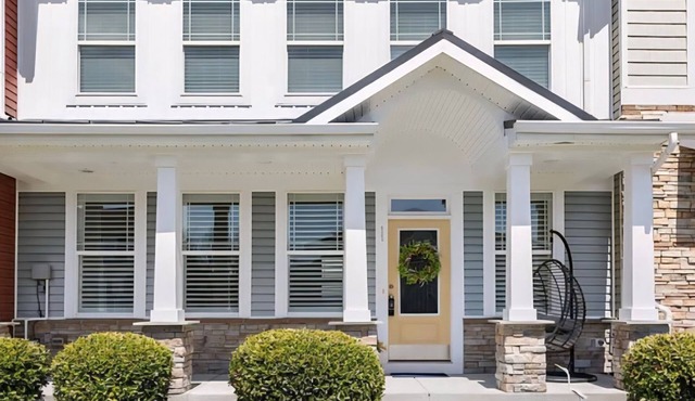 Charming 3-bedroom townhome with WiFi, outdoor pools, fitness in Bethany Beach