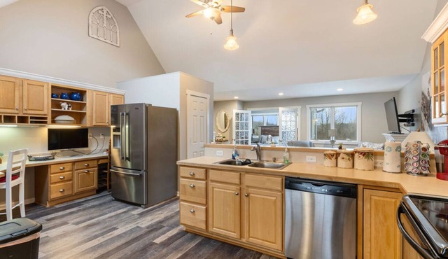 Charming 3-bedroom townhome 5024 Meadowbrook