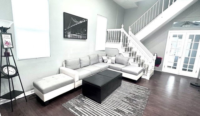 Charming 3-bedroom townhome with WiFi, AC in Glenwood