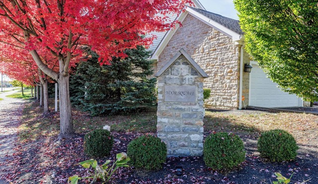 Charming 3-bedroom townhome with finished basement luxurious neighborhood Dublin