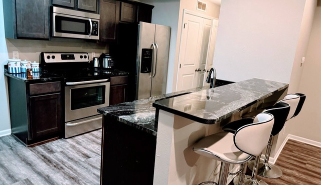 Charming 3-bedroom townhome in Grimes with WiFi and AC