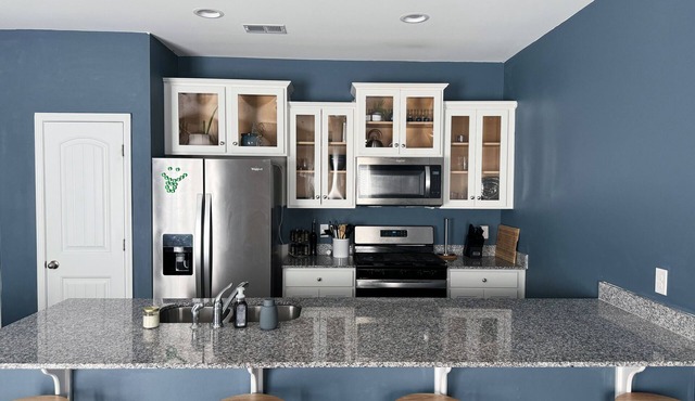 Charming 3-bedroom townhome with WiFi and AC in Sumter close to Shaw AFB
