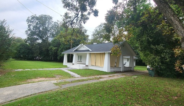 Charming 3-bedroom -Two bathrooms -15 minutes from Robins AFB