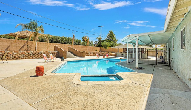 Charming 3-bedroom house in Pleasant Apple Valley with AC, WiFi