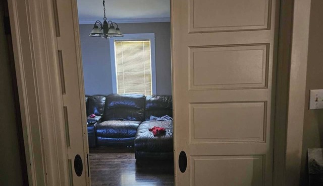 Charming 3-bedroom house with AC and WiFi in Bensenville