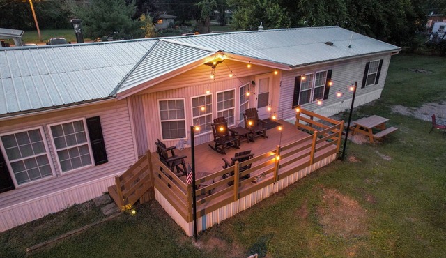 Charming 3-bedroom house in beautiful Buckeye Lake with Boat Dock available