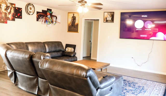 Charming 3-bedroom house with WiFi and AC in Burkburnett