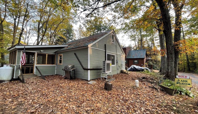 Charming 3-bedroom house with WiFi and AC in beautiful Caroga Lake