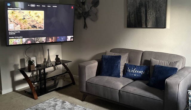 Charming 3-bedroom house with WiFi and AC near Atlanta Airport